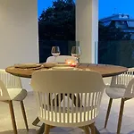 Апартаменты Bright Luxury Center, Free Private Parking *