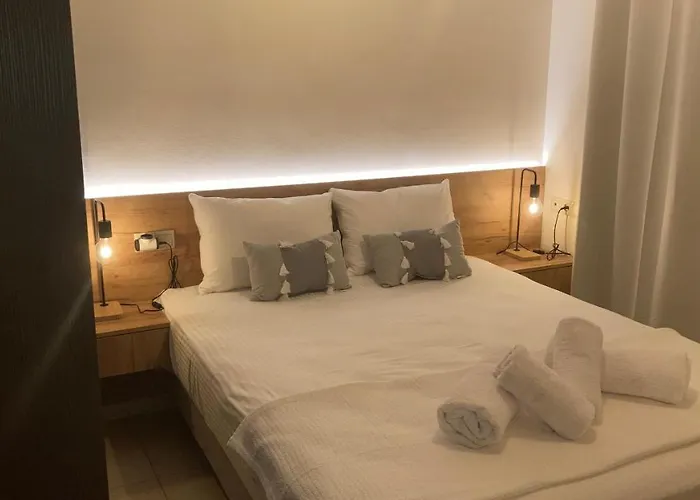 Bright Luxury Center, Free Private Parking Volos